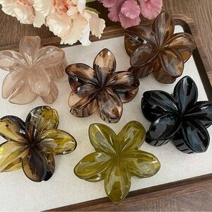 6 Floral Hair Clips
